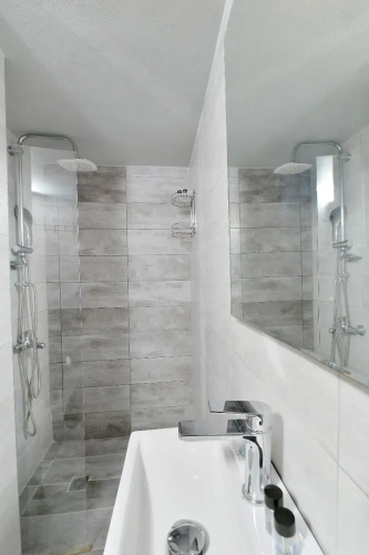 2 Bedrooms Suite with balcony and with pool view