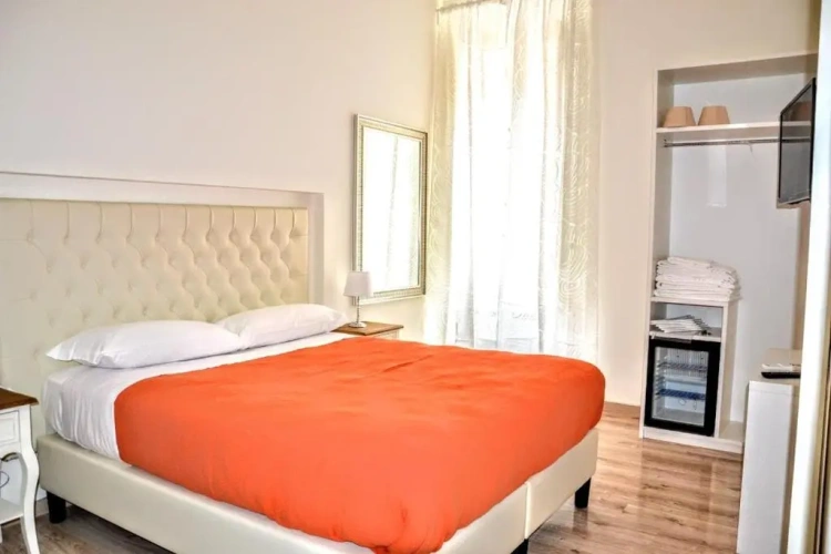 Standard Triple room with city view