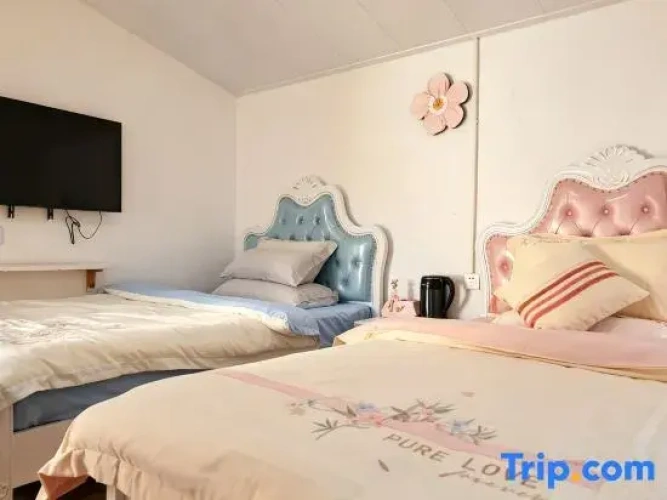 Standard Twin room with garden view