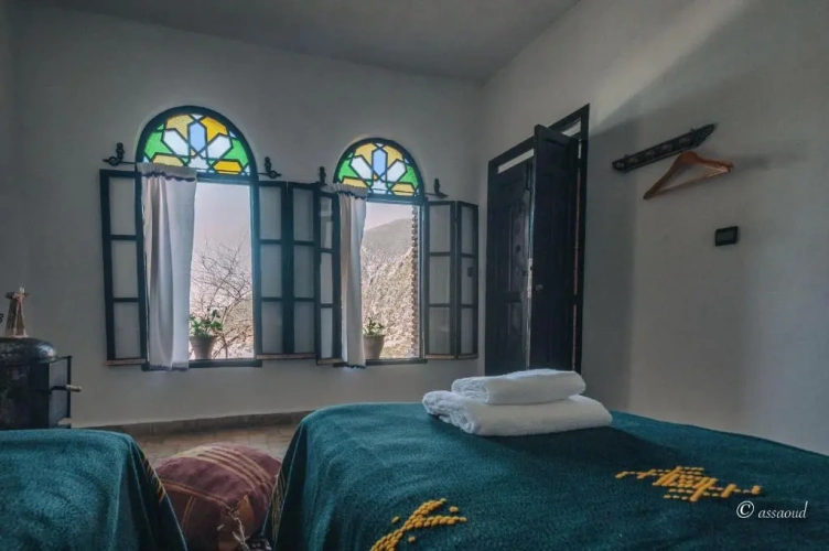 Standard Triple room with garden view