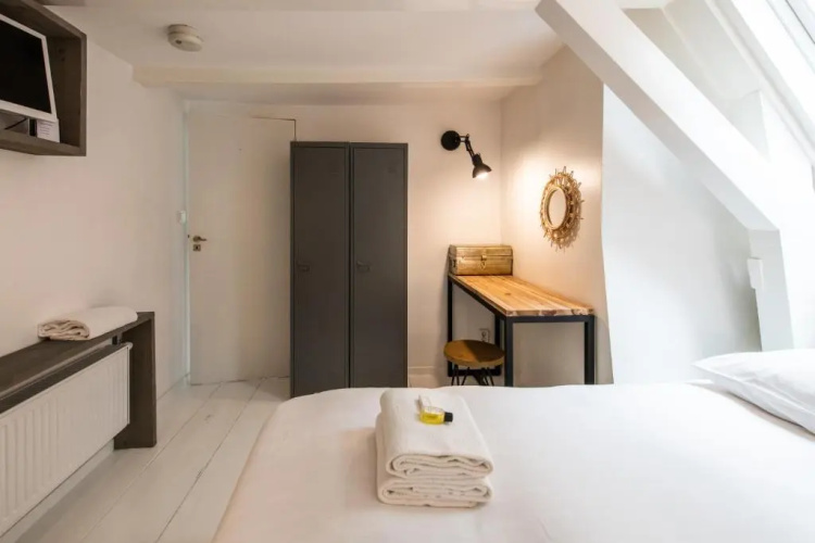 Two Rooms in City Centre