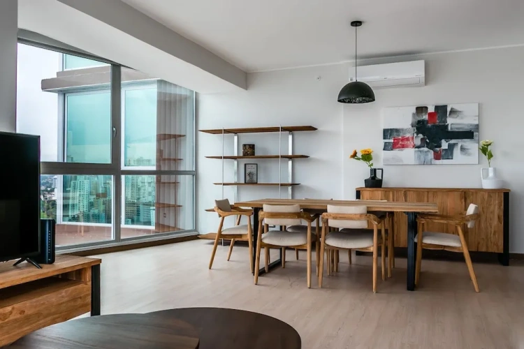 3 Bedrooms Apartment