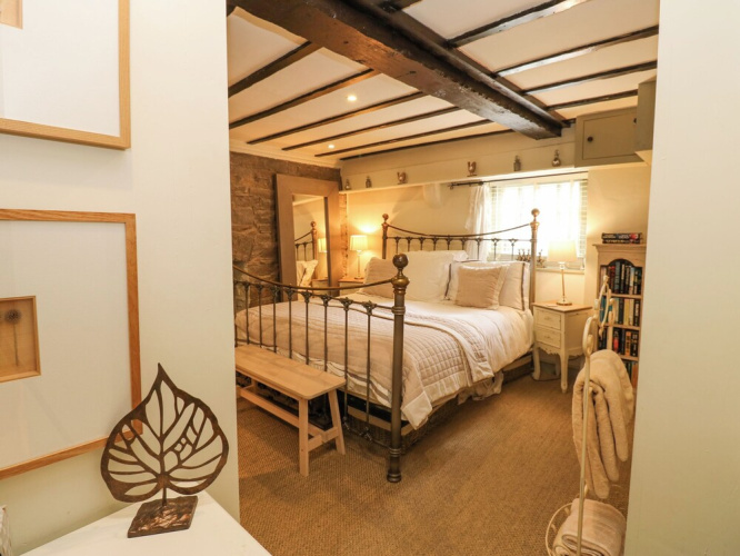 In & Out Cottage