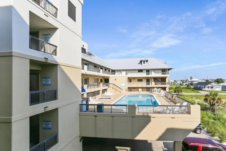 Standard Club room with balcony