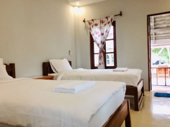 Standard Twin room with balcony