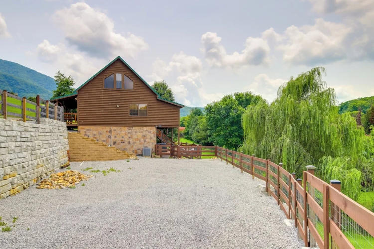 Views, Fire Pit + Game Room: Smoky Mountain Cabin