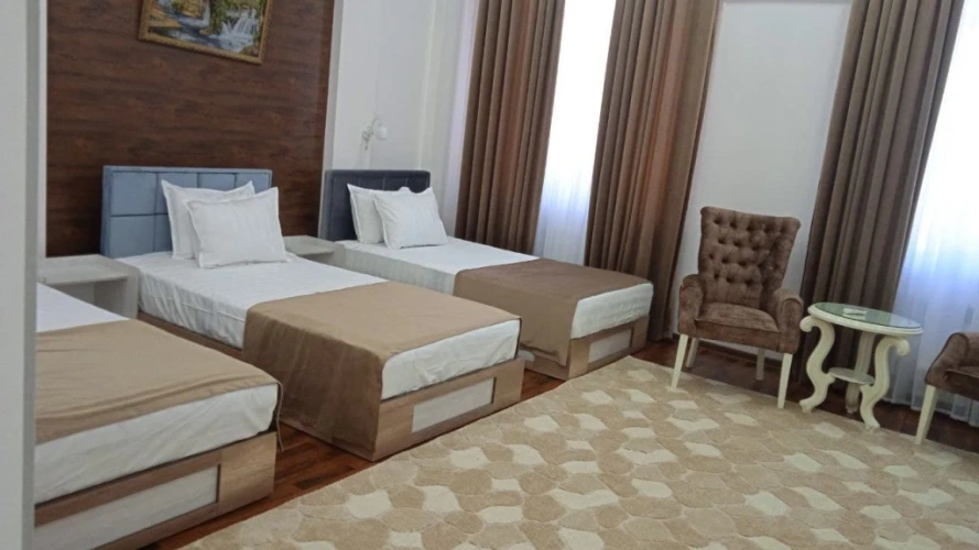 Standard Triple room