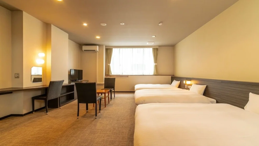 Standard Triple room