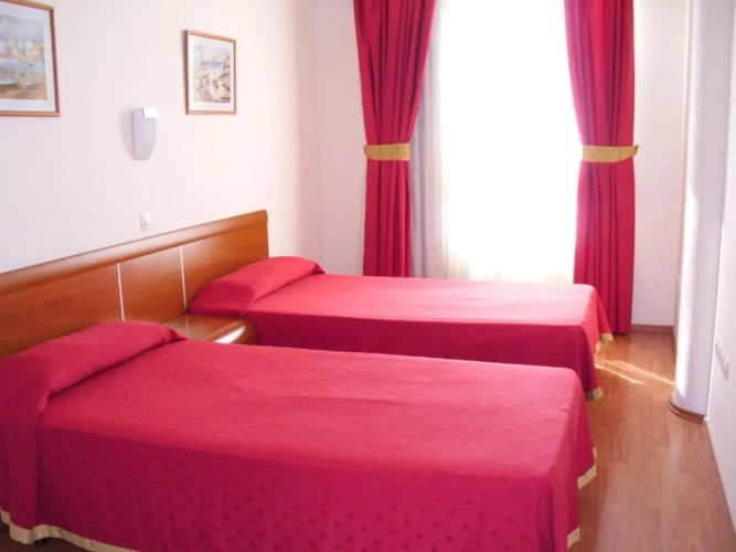 Standard Triple room