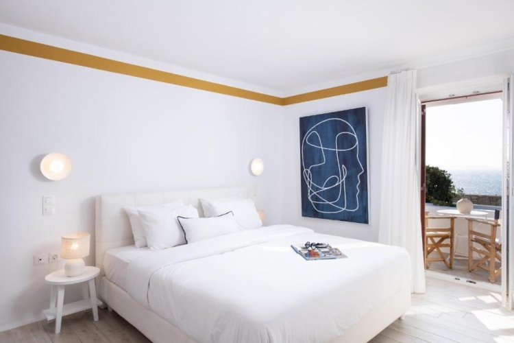 Suite with partial sea view