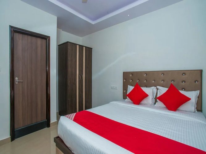 OYO 16939 Ne Westend Suites