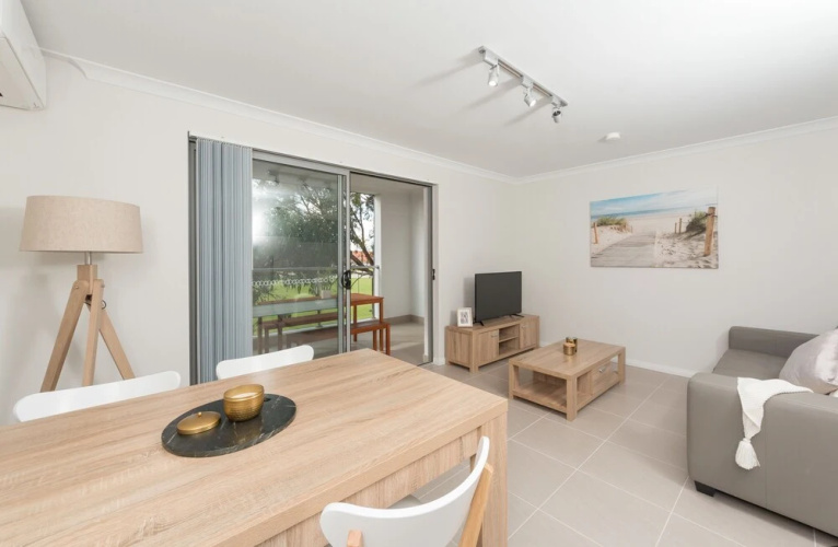 Lakeview Apartment Suite 17