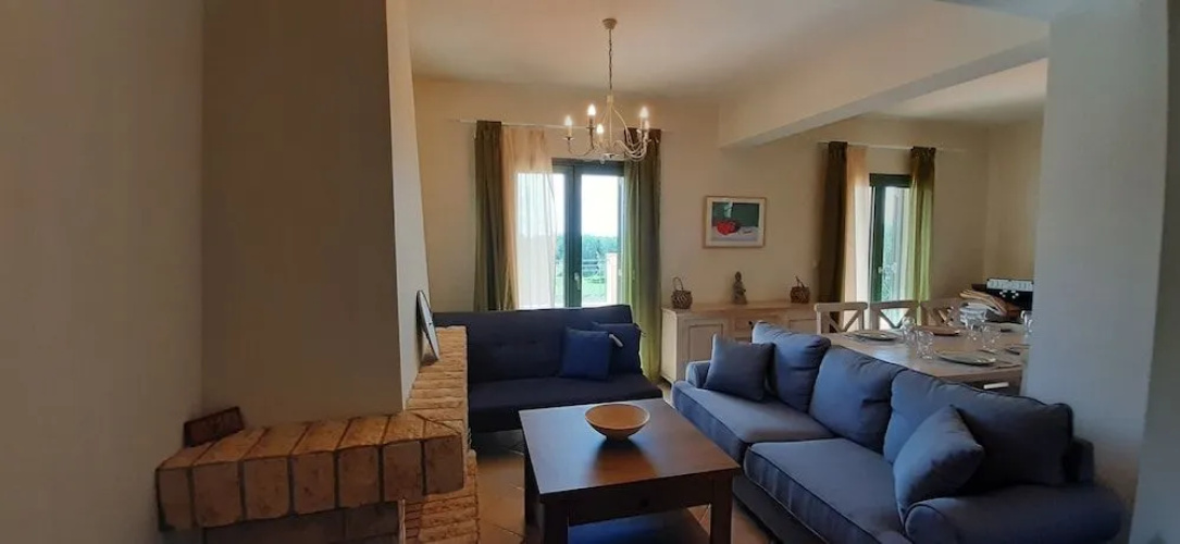 Villa Elaionas 1