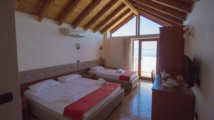 Paradise Lukova Hotel