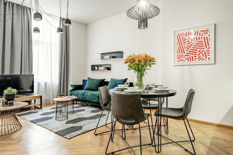 1 Bedroom Apartment