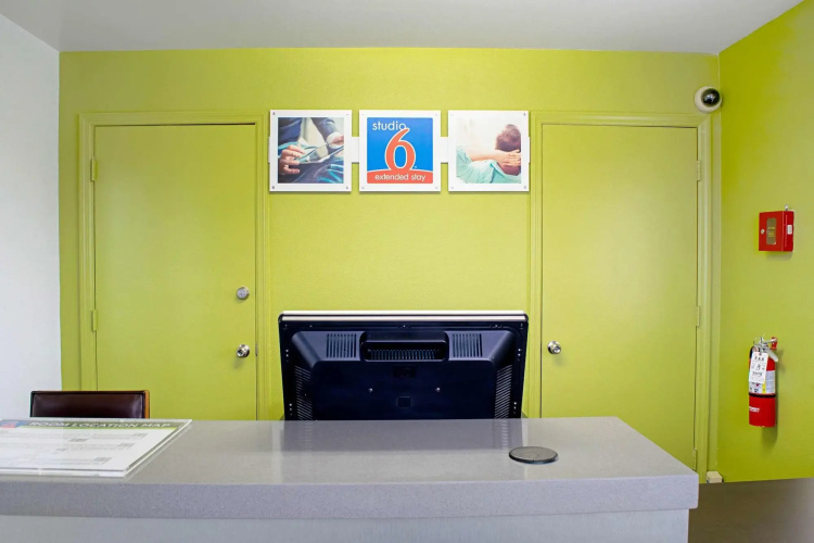 Studio Lodge Springdale Cincinnati