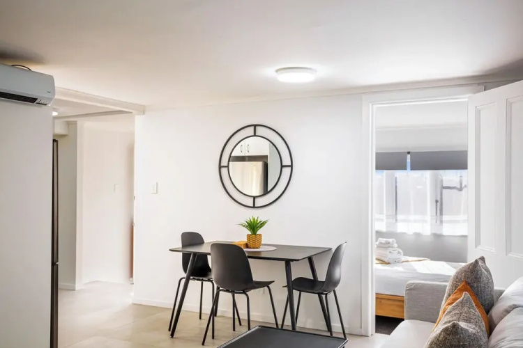 Riches Serendipity Home with Parking