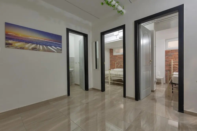 3158 Sterlizia House by Barbarhouse