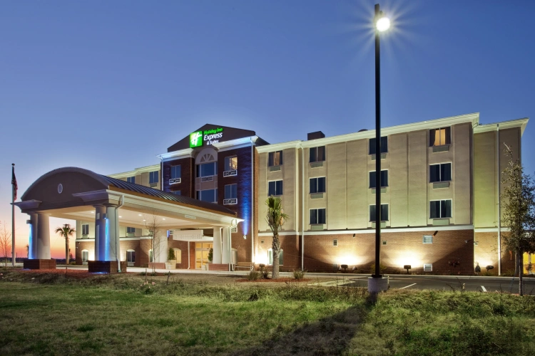 Holiday Inn Express & Suites Moultrie