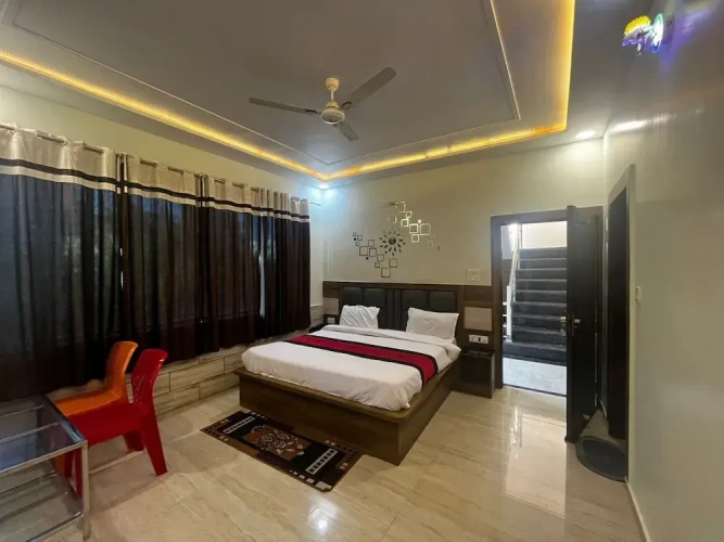 Standard Club room