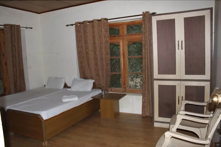 Lzakar Guest House