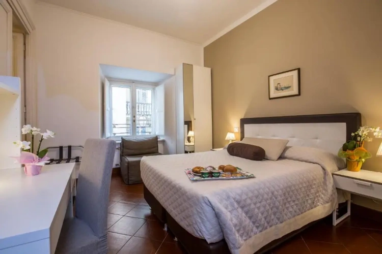 Standard Triple room