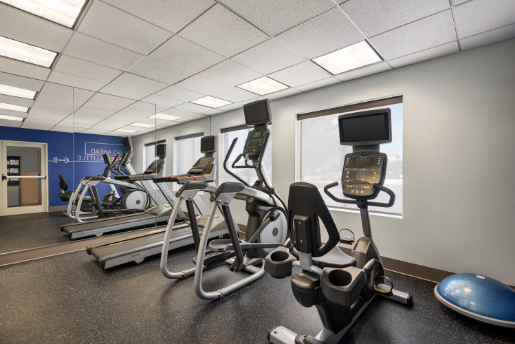 Holiday Inn Express Hotel & Suites Fredericksburg photo 23