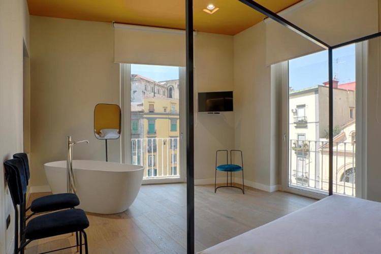 Deluxe with Bathtub in Bedroom Double room