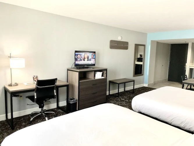 Elwood Hotel & Suites