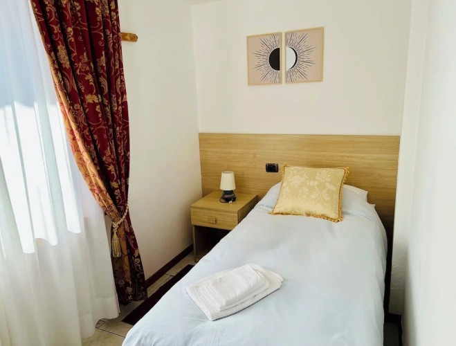 Standard Single room with mountain view