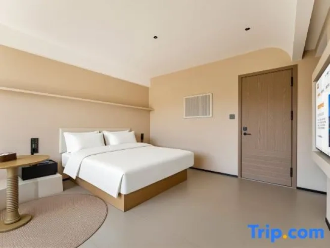 Standard Double room with city view