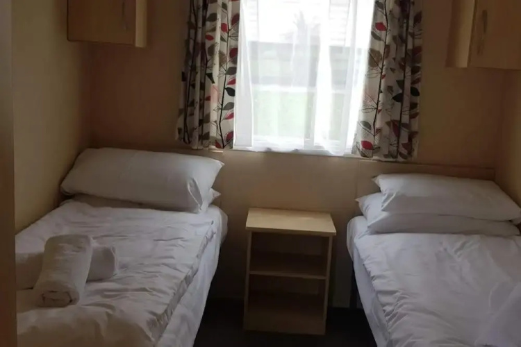2br-pool-garden-parking-wifi-sleeps6