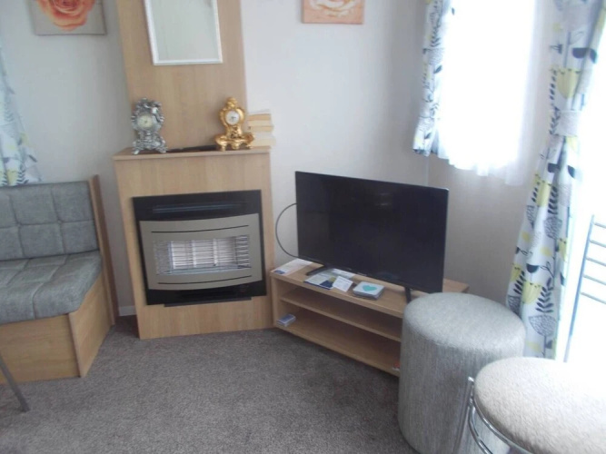 3 bed Caravan Abergel