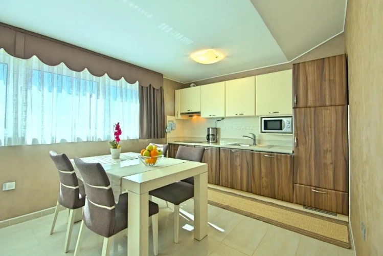 1 Bedroom Apartment
