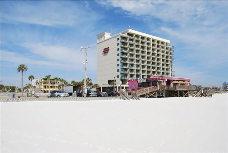 Beachview 325 by RedAwning