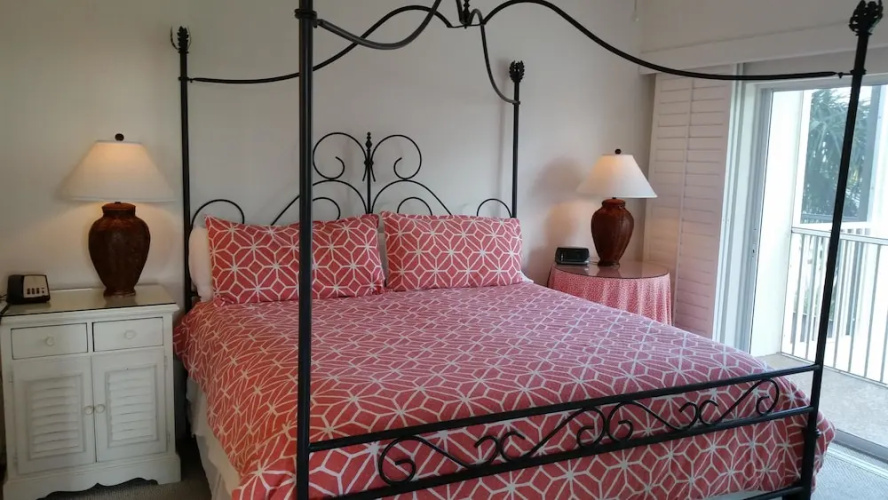 Olde Marco Inn 401