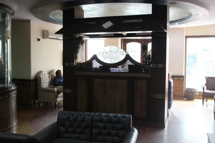 Hotel Ivory Palace
