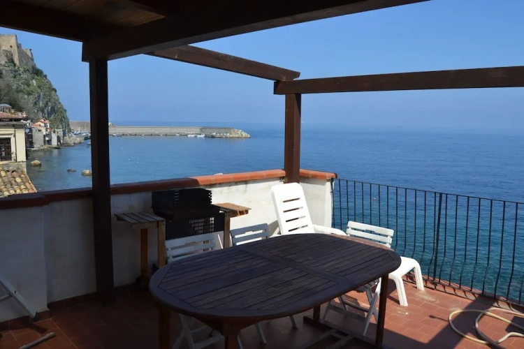 1 Bedroom Cottage with sea view