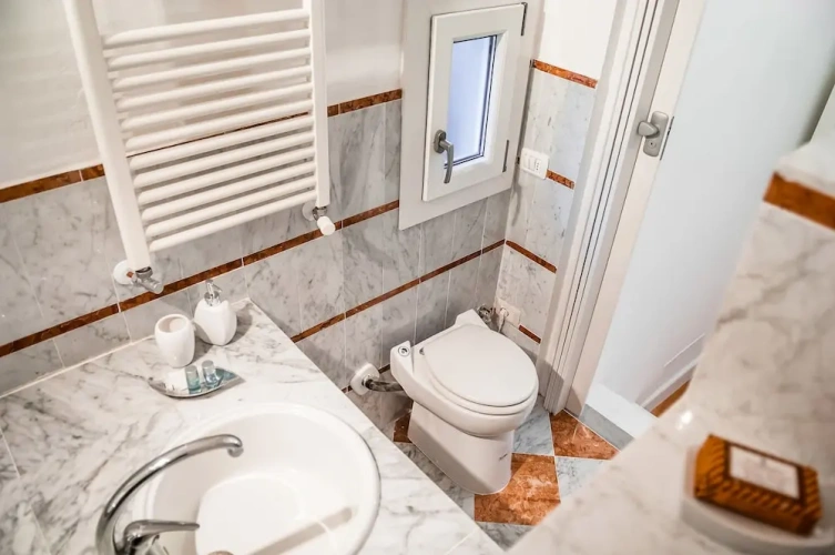 3 Bedrooms Apartment
