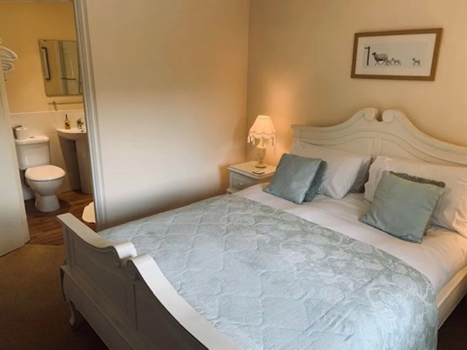 OYO Cocketts Hotel