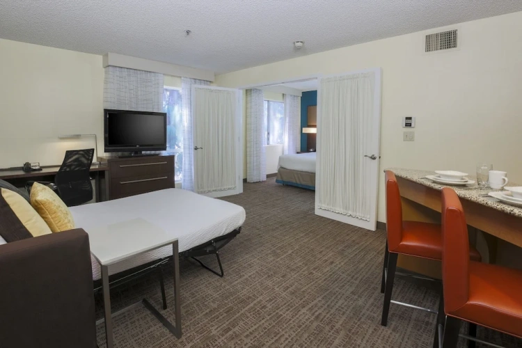 1 Bedroom Suite
