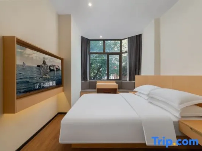 Standard Double room with city view