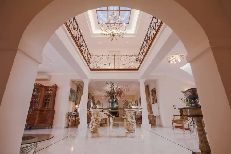 Villa Ellania