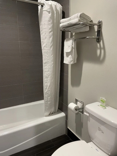 Villa Inn & Suites