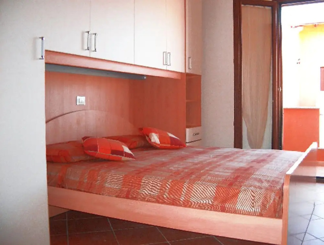 2 Bed Flat - Sleeps 4 - Garden - Parking - Wifi
