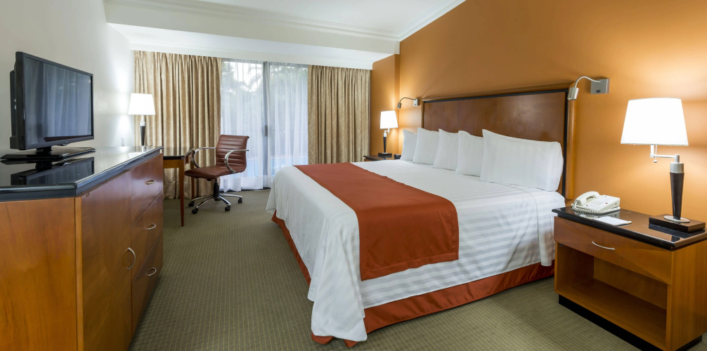 HS HOTSSON Hotel Tampico