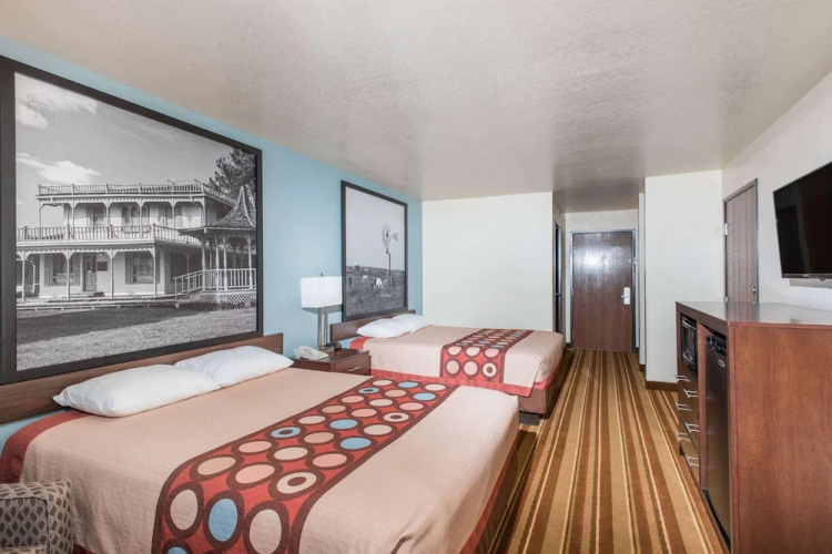 Super 8 Claremore OK