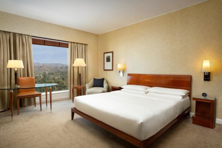 Double room with city view
