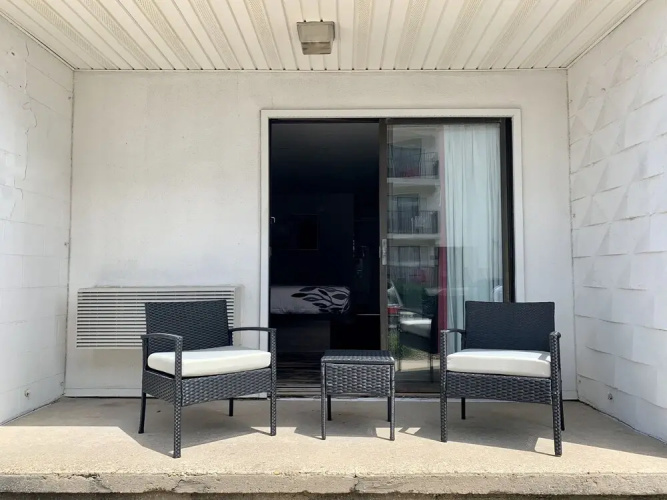 Simple Life Motel