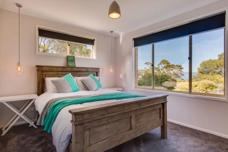 3 Bedrooms Quadruple Cottage